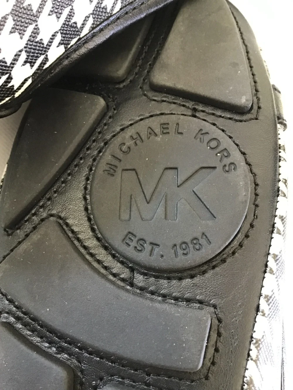 Michael Kors Fulton Moc Flats Black White Houndstooth Logo Ballet Shoes Size 8M - Picture 8 of 10